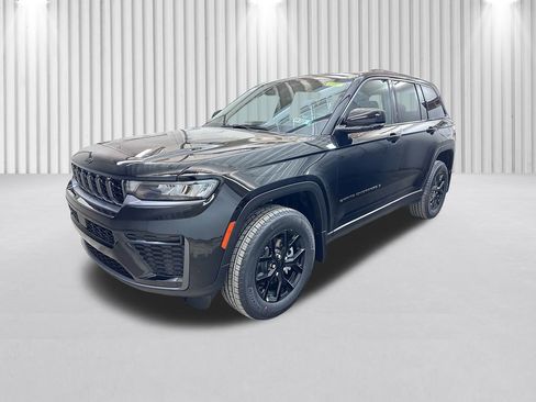 New 2026 Jeep Grand Cherokee Altitude image 10