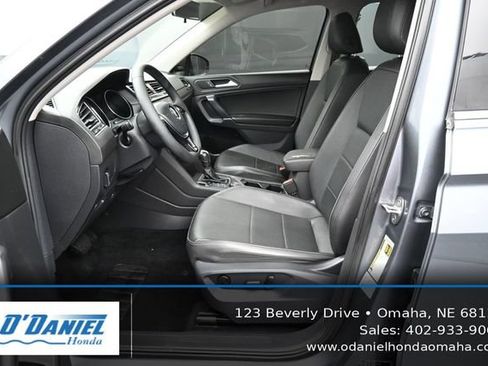 Used 2020 Volkswagen Tiguan SE w/ Panoramic Sunroof Package AWD/4WD image 25