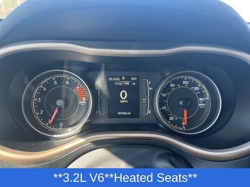 Used 2016 Jeep Cherokee Latitude w/ Cold Weather Group AWD/4WD image 10