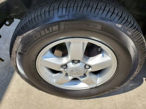 Used 2004 Toyota Land Cruiser AWD/4WD image 15