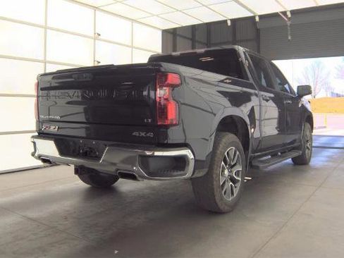 Used 2022 Chevrolet Silverado 1500 LT w/ Z71 Off-Road Package image 4