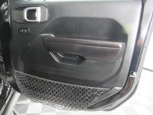 Used 2021 Jeep Wrangler Unlimited Rubicon AWD/4WD image 40