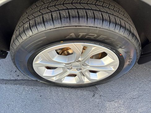 Used 2020 Land Rover Discovery Sport S image 15