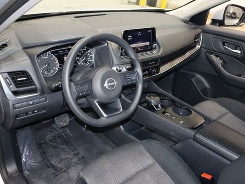 Used 2024 Nissan Rogue SV FWD image 28