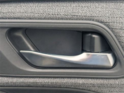 Used 2023 Nissan Rogue SV image 33