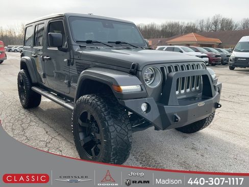 Used 2020 Jeep Wrangler Unlimited Sahara image 1
