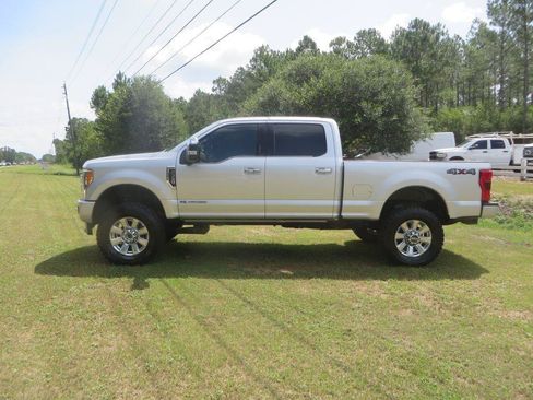 Used 2019 Ford F350 Platinum w/ Platinum Ultimate Package AWD/4WD image 1