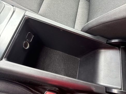 Used 2025 Toyota Camry LE w/ Convenience Package image 21