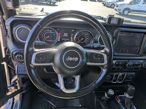 Used 2021 Jeep Gladiator Overland w/ Popular Equipment Package image 16