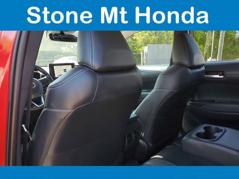 Used 2023 Toyota Corolla Cross XLE image 11