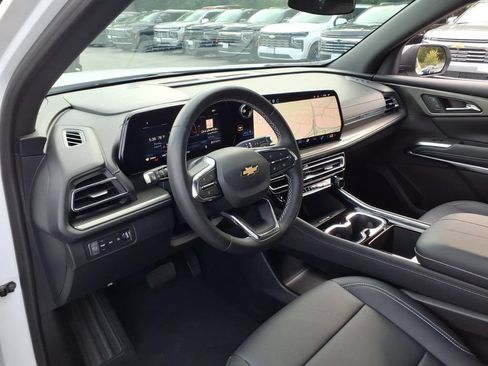 Used 2026 Chevrolet Traverse LT AWD/4WD image 13