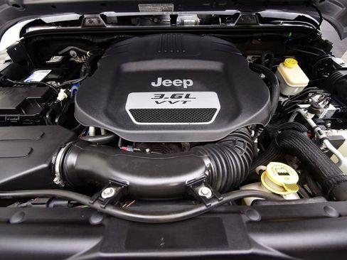 Used 2013 Jeep Wrangler Sport image 25