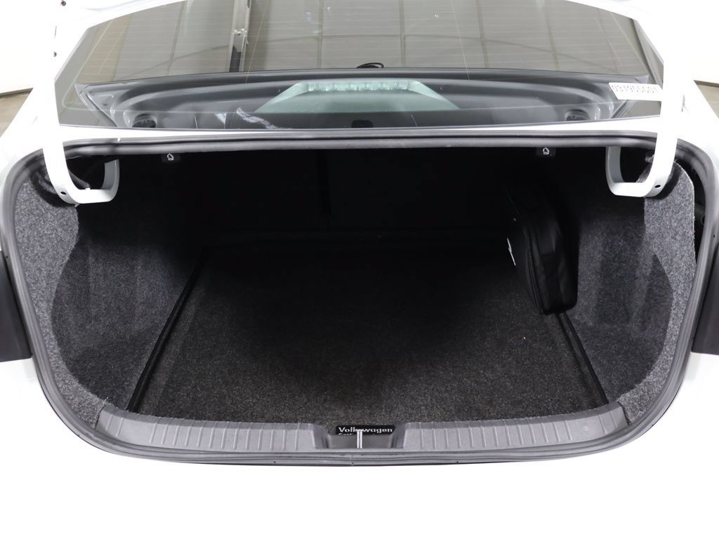 Used 2022 Volkswagen Jetta SE FWD image 18