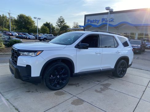New 2026 Honda Pilot Black Edition image 5