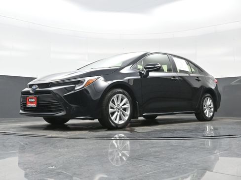 Used 2024 Toyota Corolla LE image 26