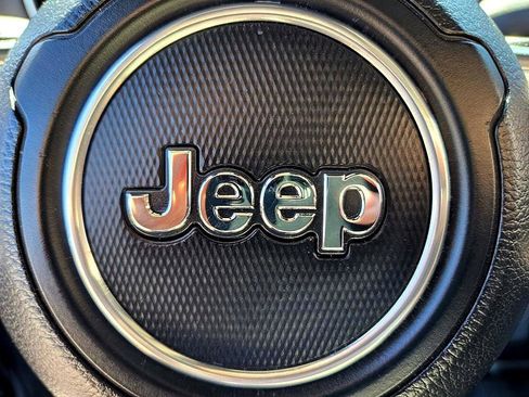 Used 2020 Jeep Gladiator Rubicon image 25