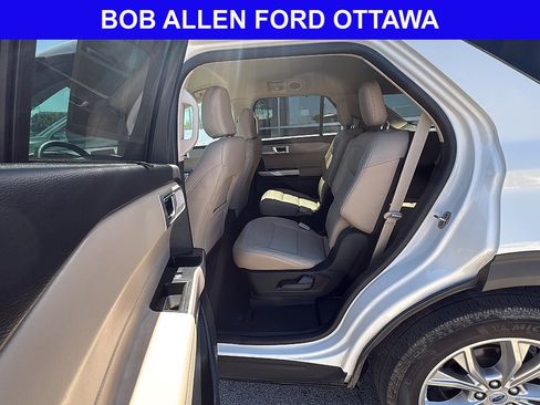 Used 2023 Ford Explorer Limited w/ Equipment Group 301A AWD/4WD image 12