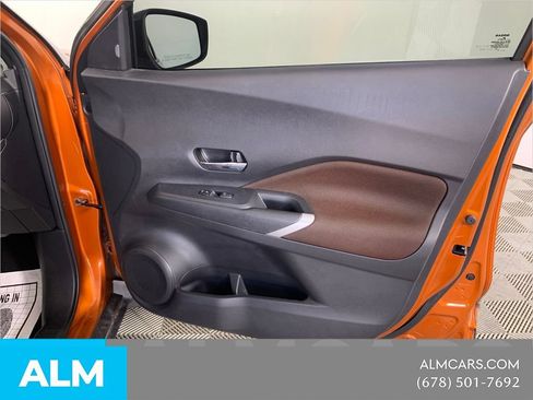 Used 2022 Nissan Kicks SR w/ Interior Electronics Package FWD image 35