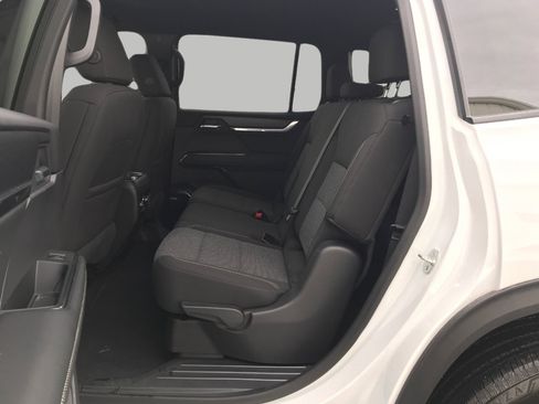 Certified 2025 GMC Acadia Elevation image 25