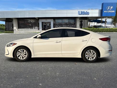 Used 2018 Hyundai Elantra SE image 6