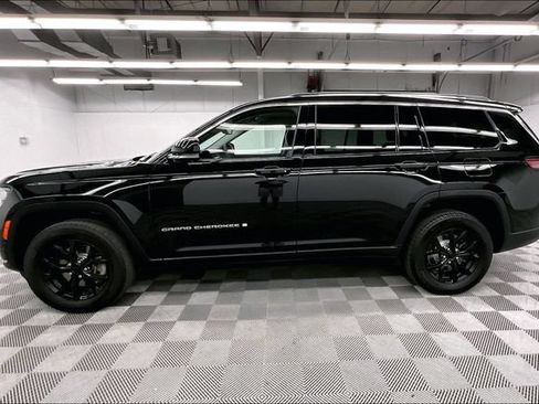 Used 2023 Jeep Grand Cherokee L Limited AWD/4WD image 14