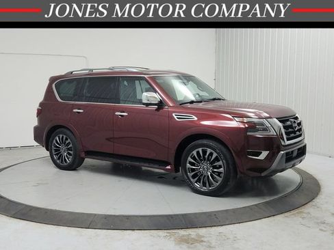 Used 2023 Nissan Armada Platinum w/ Captain's Chairs Package RWD image 1