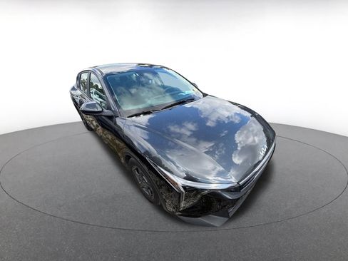 Used 2025 Kia K4 FWD image 2