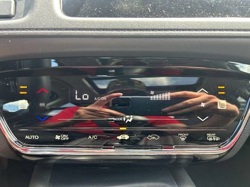 Used 2022 Honda HR-V EX image 29