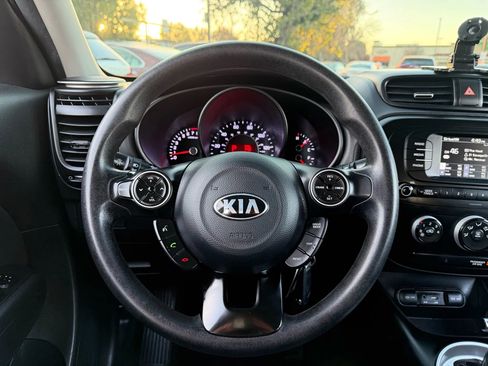 Used 2017 Kia Soul image 9