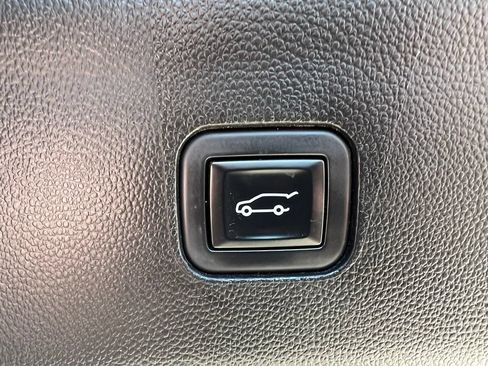 Used 2020 Buick Enclave Essence w/ Trailering Package, 5000 lbs. AWD/4WD image 13