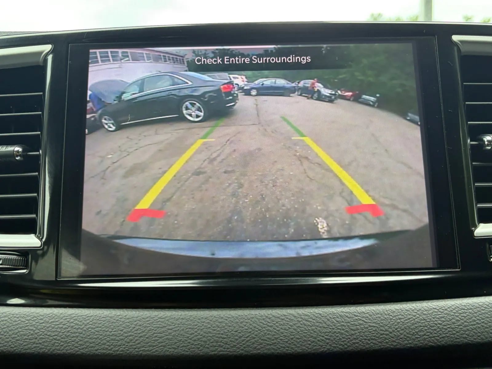 Used 2023 Chrysler Pacifica Touring-L FWD image 35