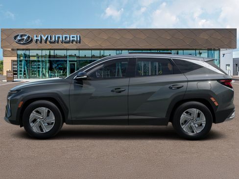 New 2026 Hyundai Tucson Blue SE FWD image 3