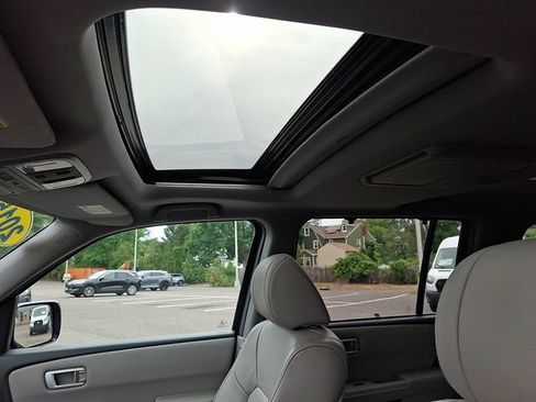 Used 2015 Honda Pilot Touring image 14