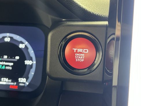 Used 2024 Toyota Tacoma TRD Sport AWD/4WD image 33
