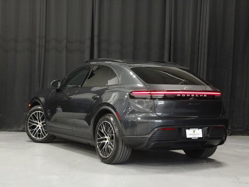 Certified 2025 Porsche Macan 4 Electric AWD/4WD image 3
