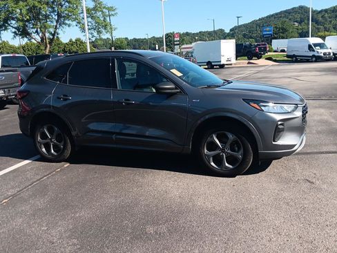 Used 2024 Ford Escape ST-Line w/ Tech Pack #1 AWD/4WD image 2