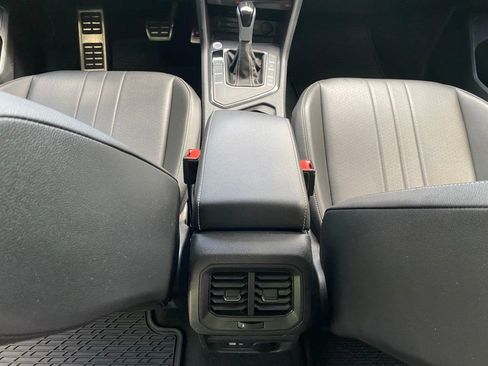 Used 2024 Volkswagen Tiguan SE R-Line FWD image 29