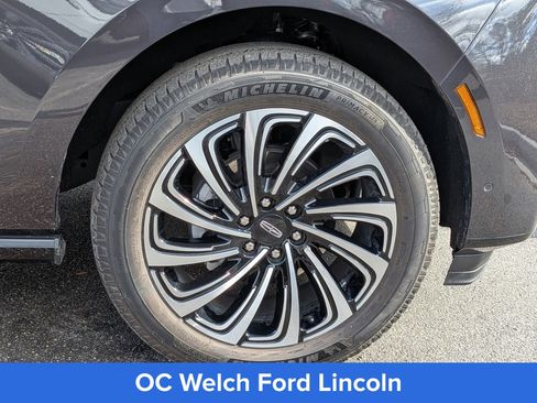 Certified 2025 Lincoln Navigator L Black Label AWD/4WD image 13