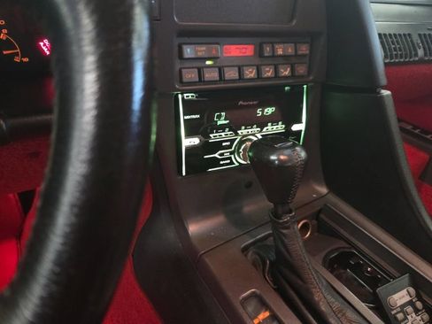 Used 1991 Chevrolet Corvette Convertible RWD image 11