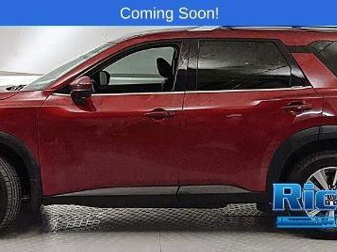 Used 2024 Nissan Pathfinder SL w/ Cargo Package AWD/4WD image 5
