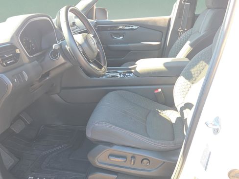 Certified 2025 Honda Pilot Sport image 9