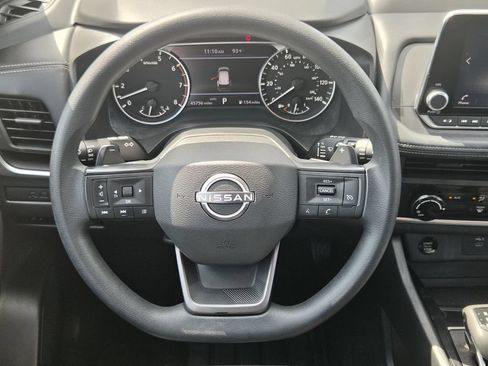 Used 2025 Nissan Rogue S AWD/4WD image 14