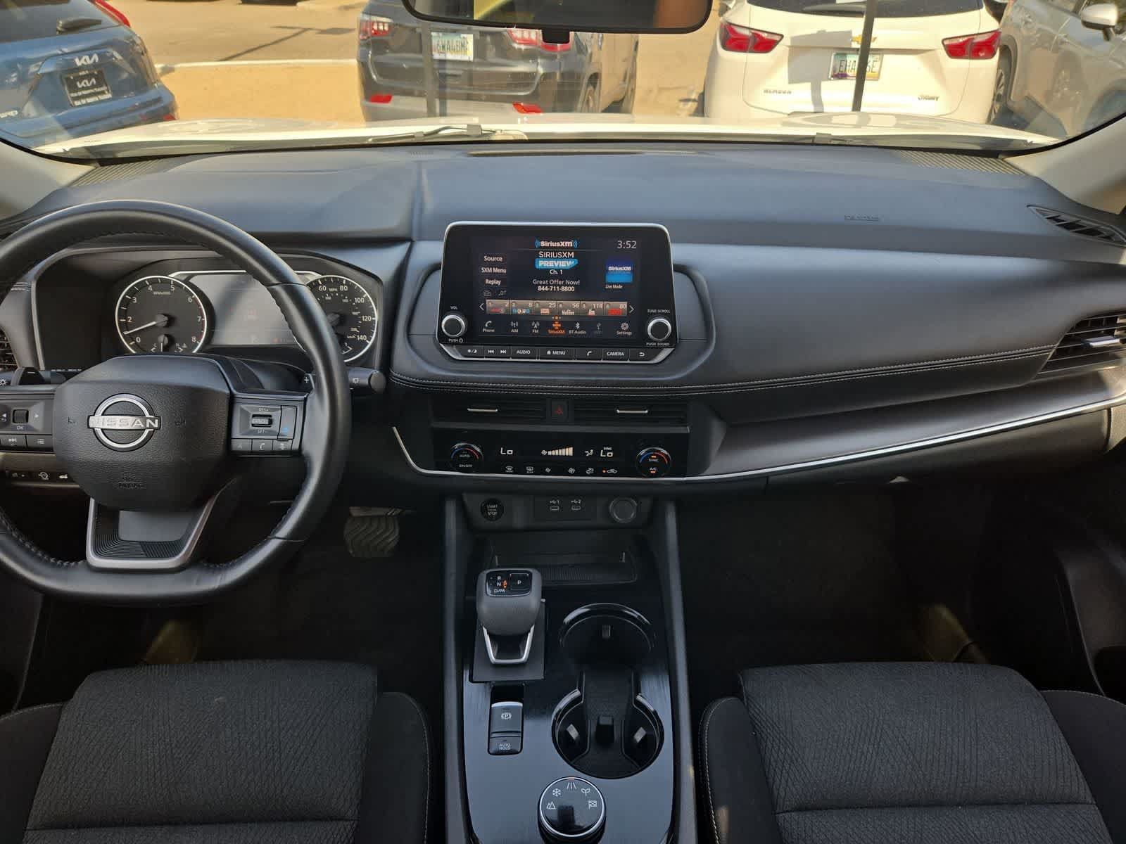 Used 2025 Nissan Rogue SV AWD/4WD image 15