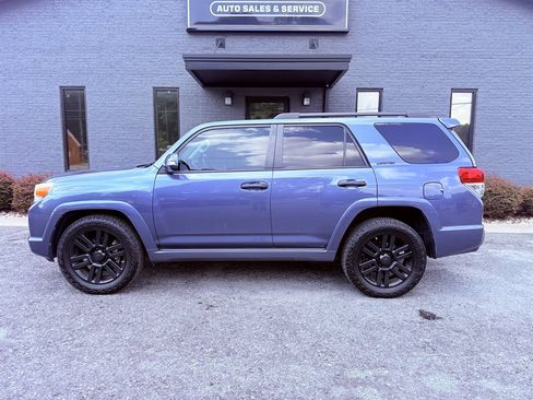 Used 2013 Toyota 4Runner Limited RWD image 3