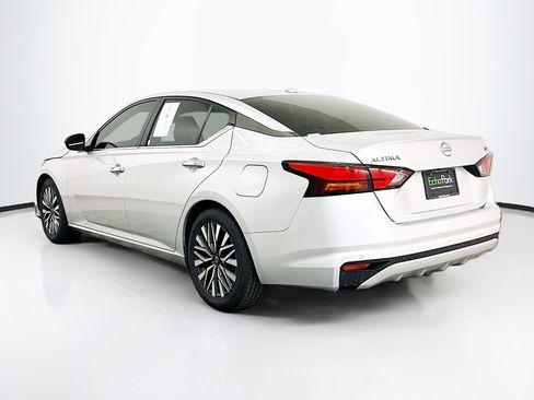 Used 2024 Nissan Altima 2.5 SV FWD image 5