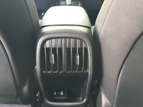 Used 2025 Hyundai Kona SEL FWD image 27
