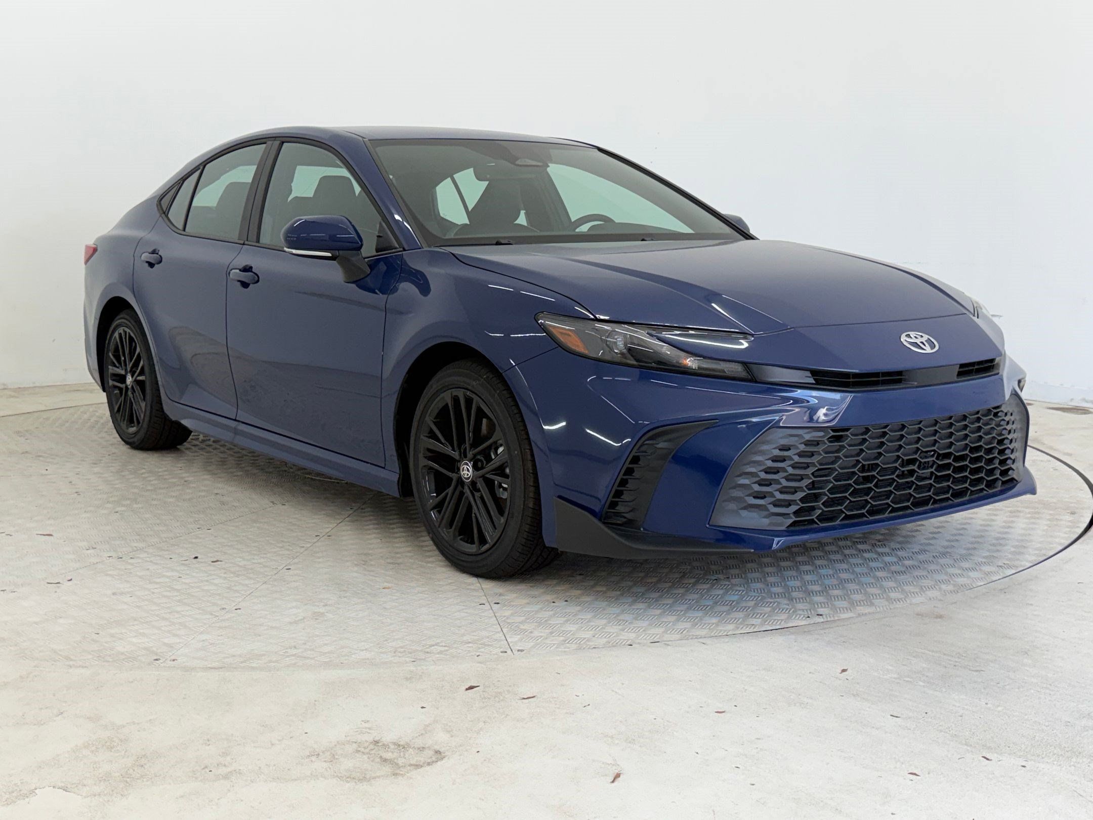 Used 2026 Toyota Camry SE w/ Convenience Package FWD image 7