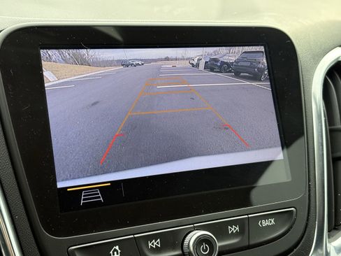 Used 2021 Chevrolet Equinox LT image 23