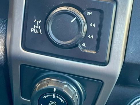 Used 2018 Ford F150 Platinum image 12