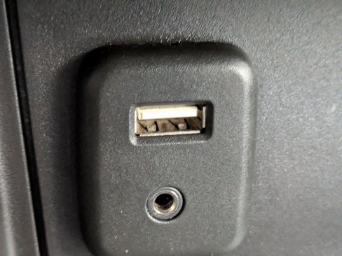 Used 2016 Chevrolet Colorado LT w/ LT Convenience Package image 22